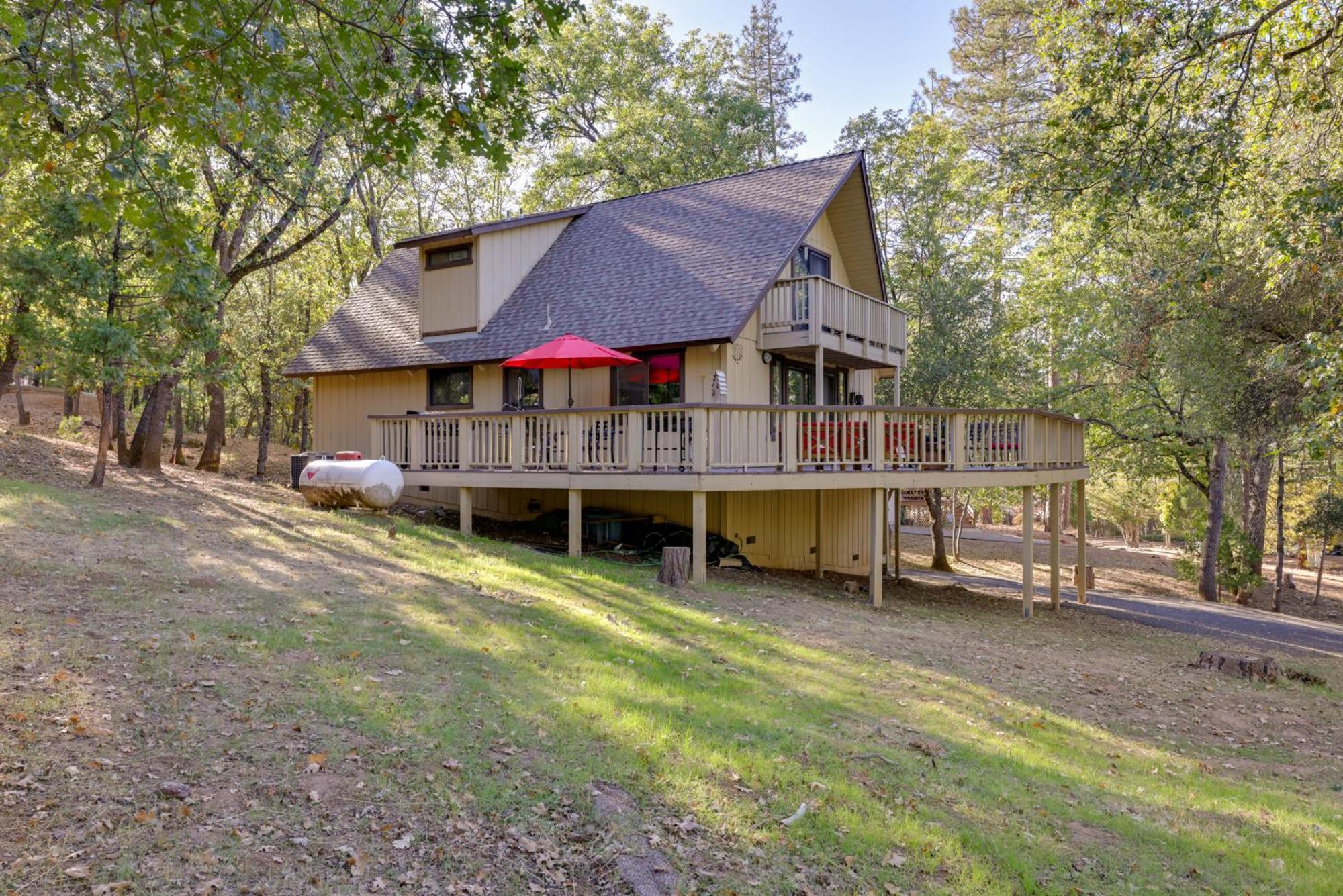 Spacious Groveland Cabin With Wraparound Deck! エクステリア 写真