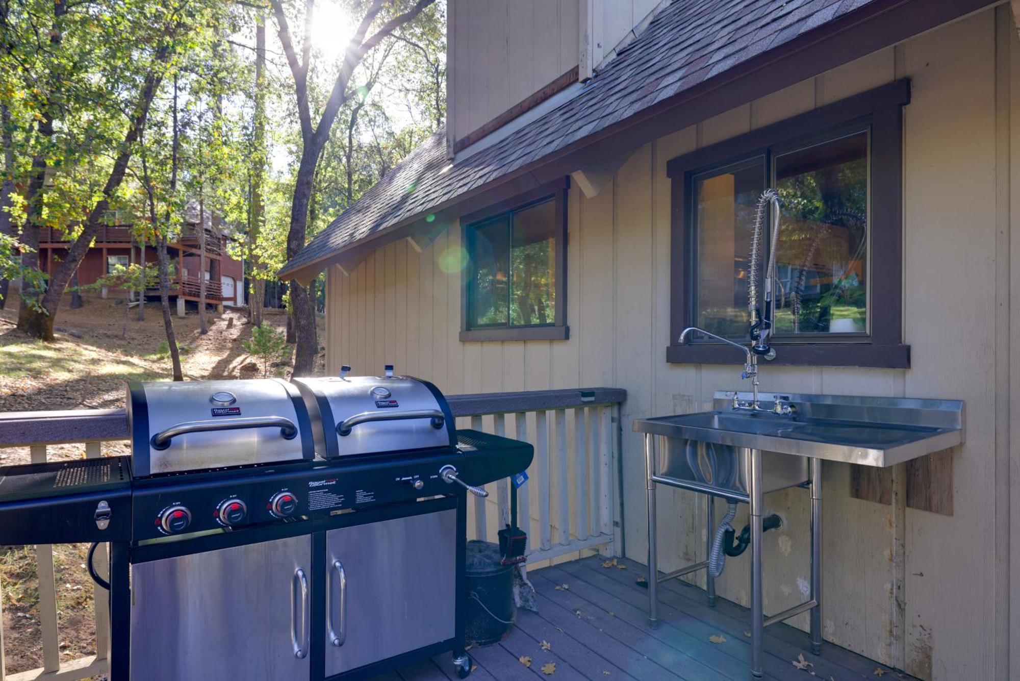 Spacious Groveland Cabin With Wraparound Deck! エクステリア 写真